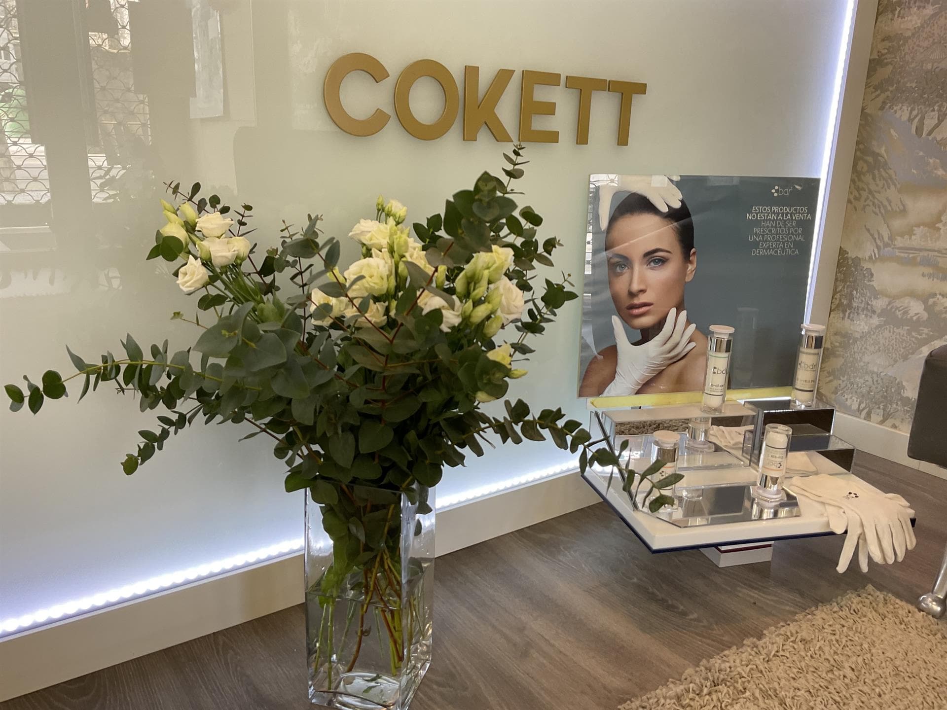 Interior de la peluquería y centro de estética Sonia Cokett en Caldas de Reis